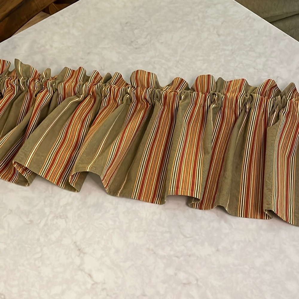 Park DesignValance 70” x 13” cotton strip new without tags.  Single valance Fall